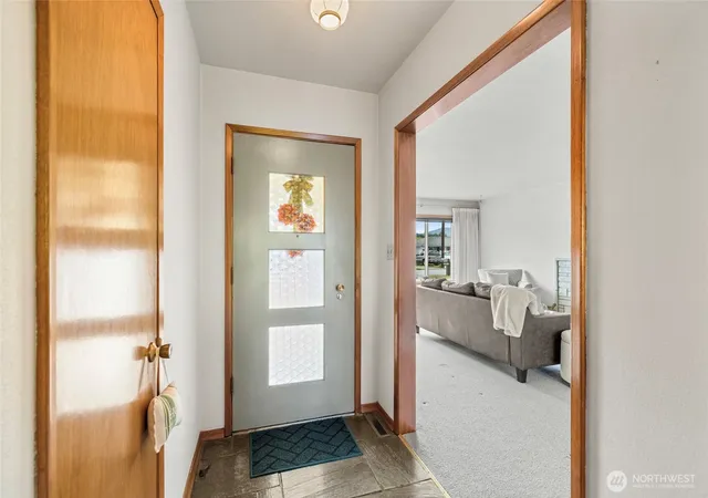 Photo 4 of Sale Pending at 16572 S Wall St, Mount Vernon, WA 98273 | MLS# NWM2580820 | Listing updated on 2026-10-01