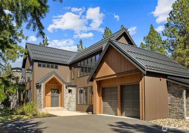 Photo 2 of Single family home for sale at 321 Southern Star Ln, Cle Elum, WA 98922 | MLS# NWM2580821 | Listing updated on 2026-09-28