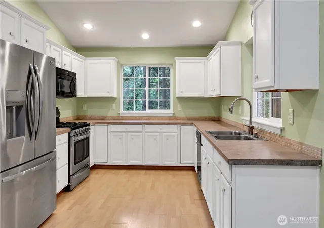 Photo 4 of Single family home for sale at 388 Sudden Valley Dr, Bellingham, WA 98229 | MLS# NWM2580824 | Listing updated on 2026-09-30