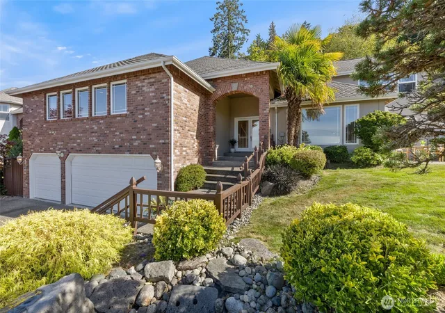 Photo 3 of Single family home for sale at 1447 Scurlock Ln, Mukilteo, WA 98275 | MLS# NWM2580836 | Listing updated on 2026-09-25