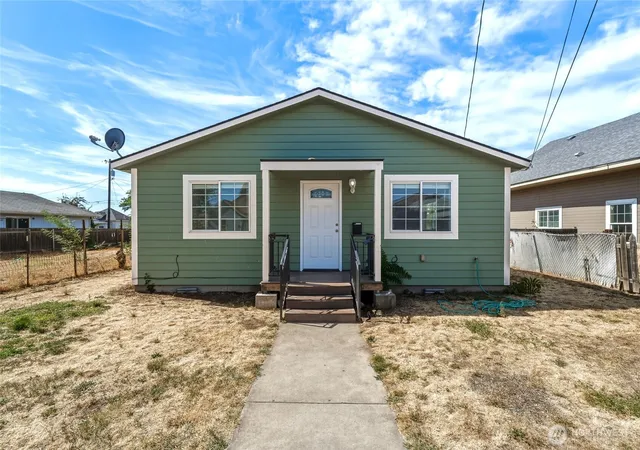 Photo 1 of Single family home for sale at 424 S 7th Avenue, Walla Walla, WA 99362 | MLS# NWM2580843 | Listing updated on 2026-09-29