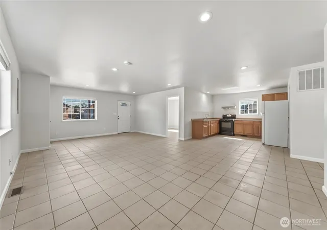Photo 3 of Single family home for sale at 424 S 7th Avenue, Walla Walla, WA 99362 | MLS# NWM2580843 | Listing updated on 2026-09-29