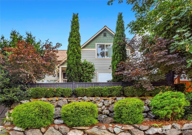 Photo 2 of Single family home for sale at 43 W Etruria, Seattle, WA 98119 | MLS# NWM2580847 | Listing updated on 2026-10-02