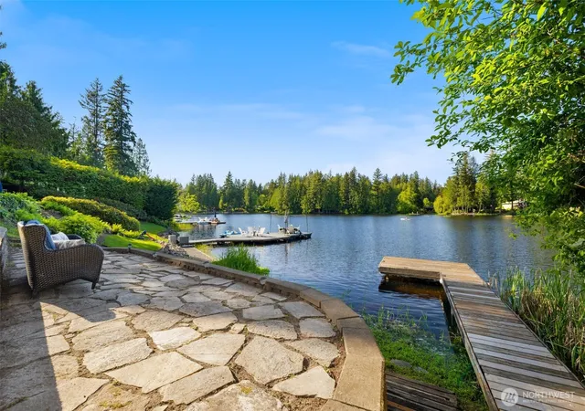 Photo 2 of Single family home for sale at 2057 E Beaver Lake Dr Se, Sammamish, WA 98075 | MLS# NWM2580851 | Listing updated on 2026-10-01