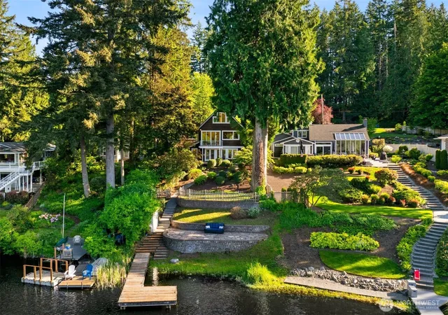 Photo 4 of Single family home for sale at 2057 E Beaver Lake Dr SE, Sammamish, WA 98075 | MLS# NWM2580851 | Listing updated on 2026-10-01