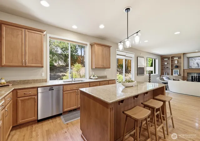 Photo 3 of Single family home for sale at 4230 68th Avenue Ct W, University Place, WA 98466 | MLS# NWM2580866 | Listing updated on 2026-10-01