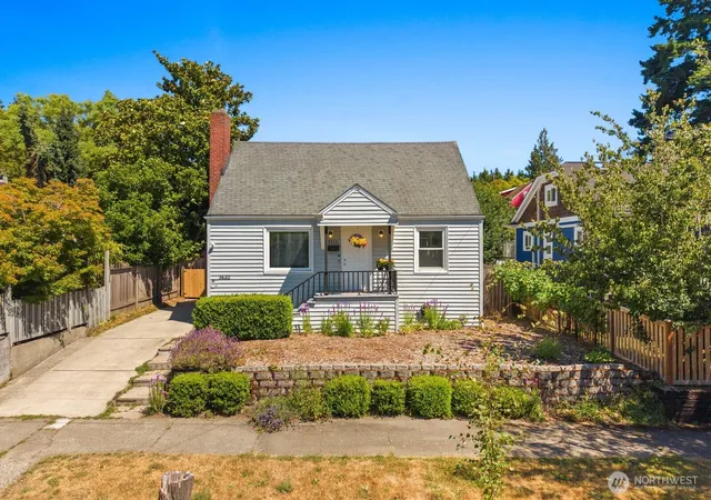 Photo 3 of Sale Pending at 5632 7th Avenue Nw, Seattle, WA 98107 | MLS# NWM2580867 | Listing updated on 2026-09-20