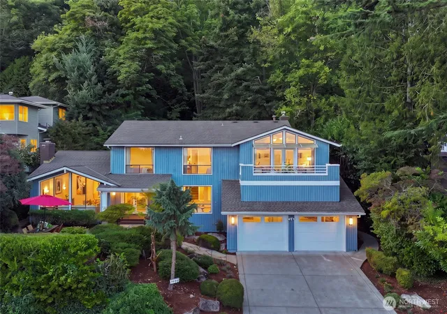 Photo 2 of Single family home for sale at 8337 E Mercer Way, Mercer Island, WA 98040 | MLS# NWM2580869 | Listing updated on 2026-10-01