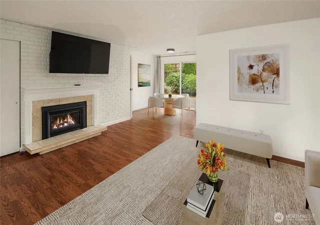 Photo 4 of Single family home for sale at 732 NE Roswell Dr, Bremerton, WA 98310 | MLS# NWM2580886 | Listing updated on 2026-10-02