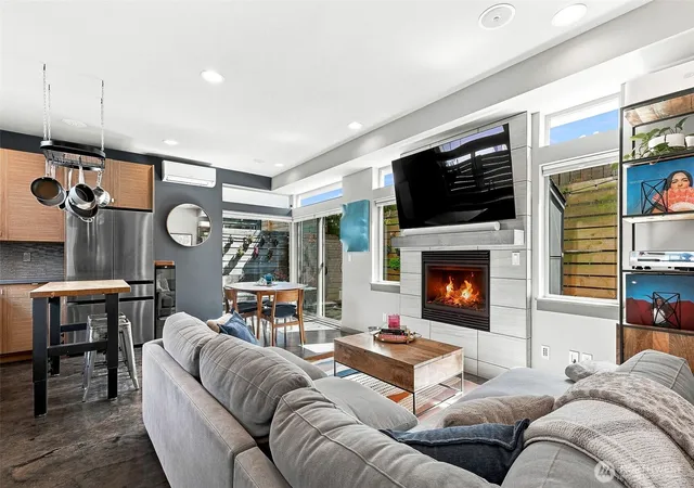 Photo 1 of Townhouse for sale at 310 21st Avenue #B, Seattle, WA 98122 | MLS# NWM2580887 | Listing updated on 2026-09-24