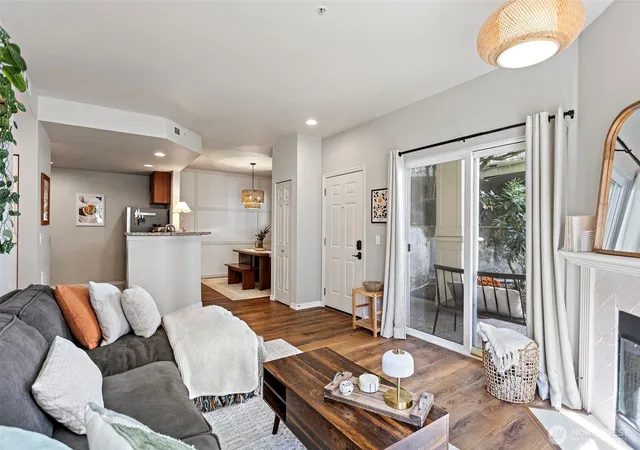 Photo 3 of Condo for sale at 2034 Newport Way Nw #11-1, Issaquah, WA 98027 | MLS# NWM2580903 | Listing updated on 2026-09-30