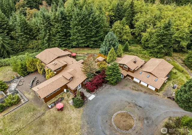 Photo 2 of Mansion for sale at 156 Peppermill Rd, Kelso, WA 98626 | MLS# NWM2580913 | Listing updated on 2026-09-29