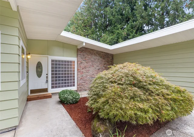 Photo 2 of Single family home for sale at 5319 231st Avenue Se, Issaquah, WA 98029 | MLS# NWM2580929 | Listing updated on 2026-09-23