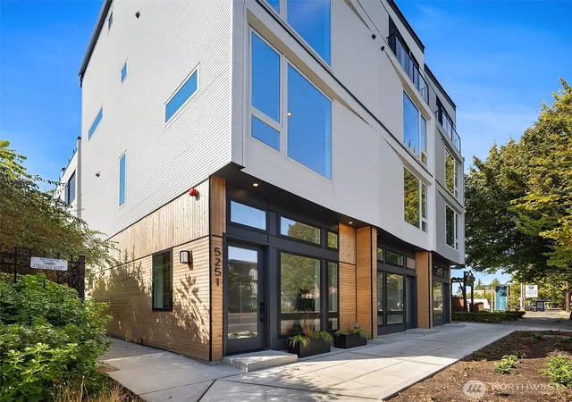 Townhouse for sale at 5253 California Ave SW #B, Seattle, WA 98136 | MLS# NWM2580938