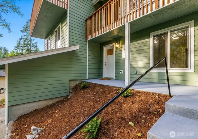Photo 2 of Single family home for sale at 372 Sudden Valley Dr, Bellingham, WA 98229 | MLS# NWM2580946 | Listing updated on 2026-10-01