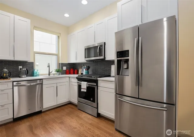 Photo 4 of Townhouse for sale at 709 15th Avenue #B, Seattle, WA 98122 | MLS# NWM2580953 | Listing updated on 2026-09-17