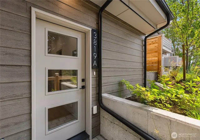 Photo 3 of Townhouse for sale at 3819 A Fremont Ave N, Seattle, WA 98103 | MLS# NWM2580964 | Listing updated on 2026-10-01