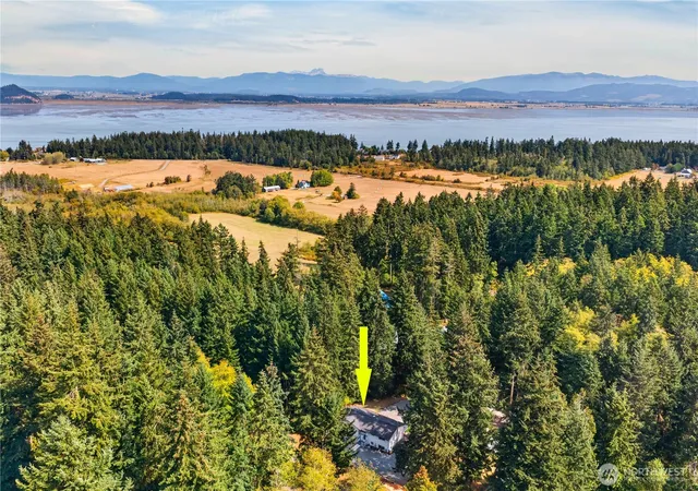 Photo 3 of Single family home for sale at 2742 Umatilla Dr, Oak Harbor, WA 98277 | MLS# NWM2580971 | Listing updated on 2026-09-22