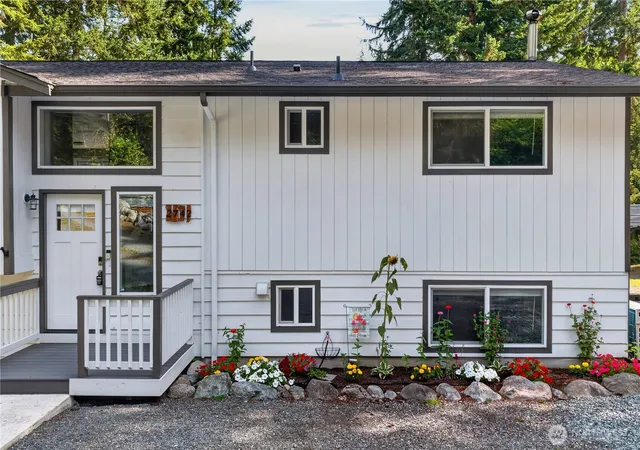 Single family home for sale at 2742 Umatilla Dr, Oak Harbor, WA 98277 | MLS# NWM2580971