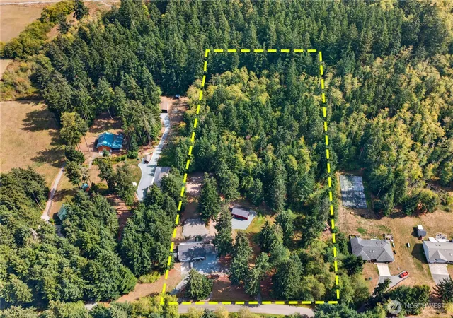 Photo 3 of Single family home for sale at 2742 Umatilla Dr, Oak Harbor, WA 98277 | MLS# NWM2580971 | Listing updated on 2026-09-22