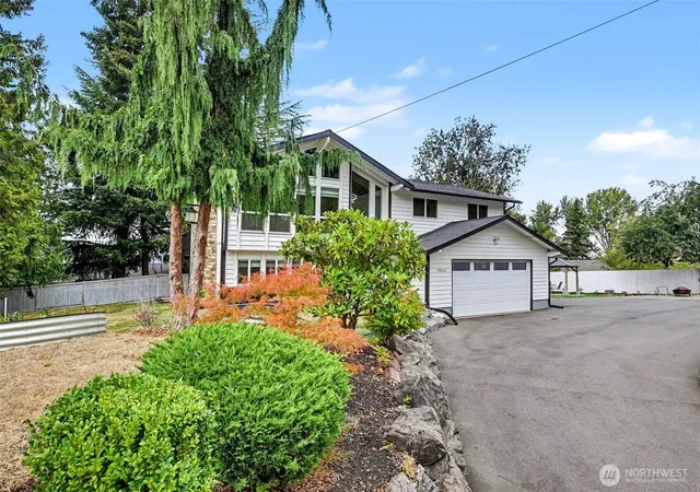 Photo 3 of Sale Pending at 19643 Talbot Rd S, Renton, WA 98055 | MLS# NWM2580974 | Listing updated on 2026-10-01