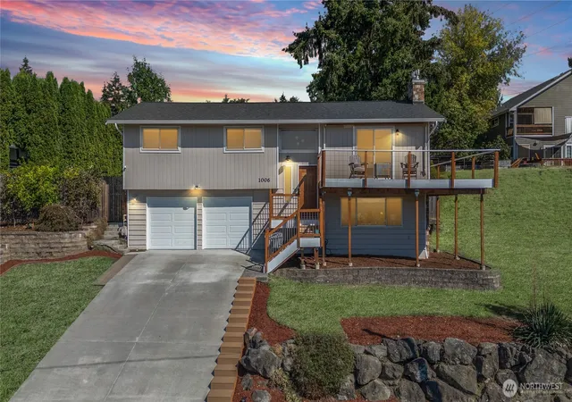 Single family home for sale at 1006 Grant Ave S, Renton, WA 98057 | MLS# NWM2580985