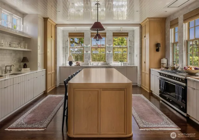 Photo 2 of Mansion for sale at 3702 E Prospect St, Seattle, WA 98112 | MLS# NWM2580990 | Listing updated on 2026-10-01