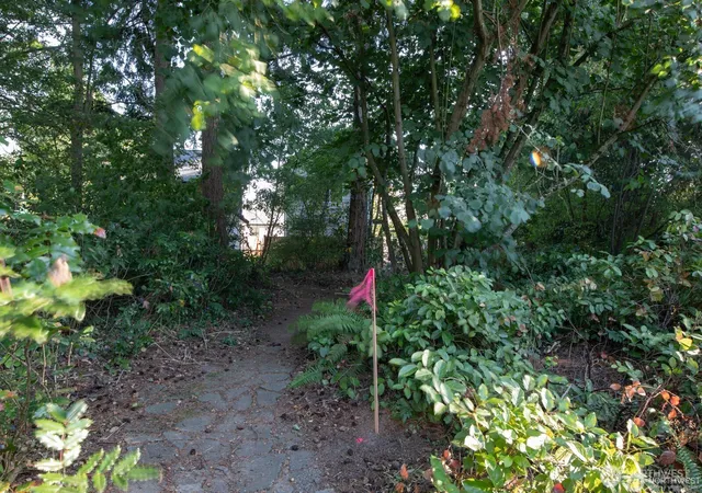 Land for sale at 1111 1st Avenue NE, Seattle, WA 98125 | MLS# NWM2581011