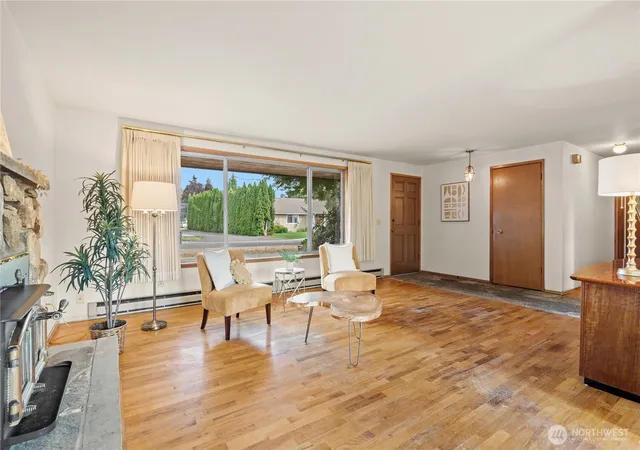 Photo 3 of Sale Pending at 1702 4th Street NE, Auburn, WA 98002 | MLS# NWM2581019 | Listing updated on 2026-09-19