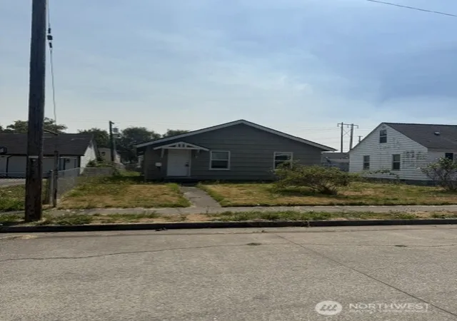 Photo 1 of Single family home for sale at 150 15th Avenue, Longview, WA 98632 | MLS# NWM2581029 | Listing updated on 2026-09-26