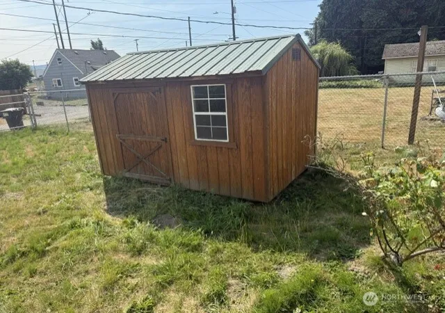 Photo 4 of Single family home for sale at 150 15th Avenue, Longview, WA 98632 | MLS# NWM2581029 | Listing updated on 2026-09-26