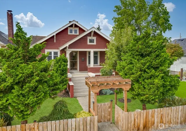 Photo 1 of Sale Pending at 2020 Lombard Ave, Everett, WA 98201 | MLS# NWM2581034 | Listing updated on 2026-09-27