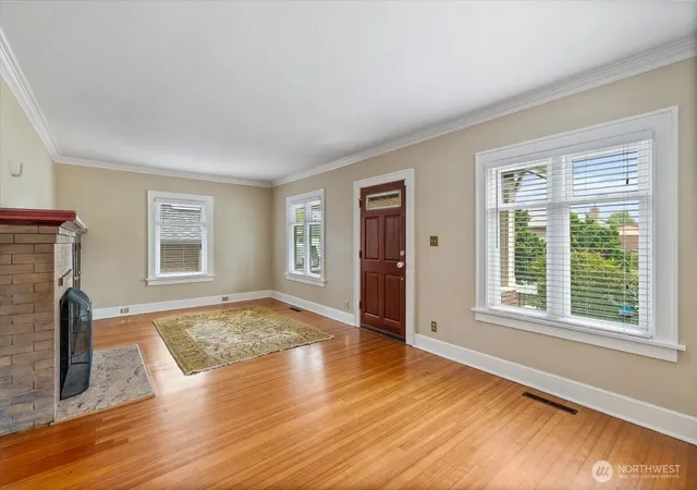 Photo 3 of Sale Pending at 2020 Lombard Ave, Everett, WA 98201 | MLS# NWM2581034 | Listing updated on 2026-09-27