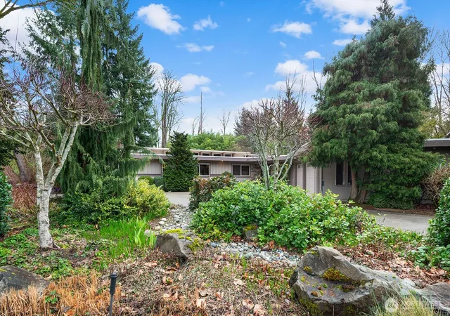 Photo 2 of Single family home for sale at 16 Cascade Key, Bellevue, WA 98006 | MLS# NWM2581036 | Listing updated on 2026-09-24