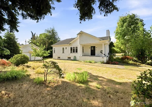 Photo 2 of Single family home for sale at 1519 9th Street, Anacortes, WA 98221 | MLS# NWM2581045 | Listing updated on 2026-10-02
