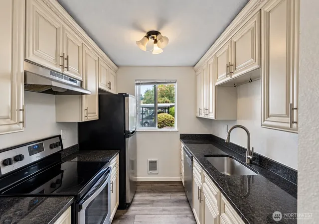 Photo 3 of Condo for sale at 1721 Sw 318th Place #48A, Federal Way, WA 98023 | MLS# NWM2581046 | Listing updated on 2026-10-01