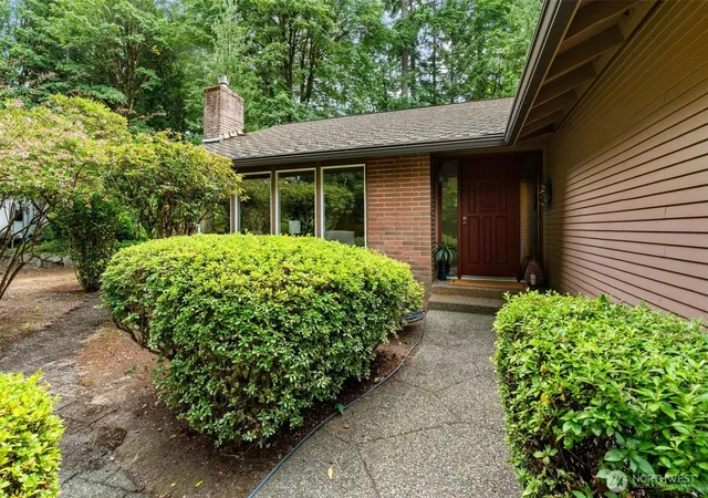 Photo 2 of Sale Pending at 6001 44th Avenue Nw, Gig Harbor, WA 98335 | MLS# NWM2581048 | Listing updated on 2026-10-01