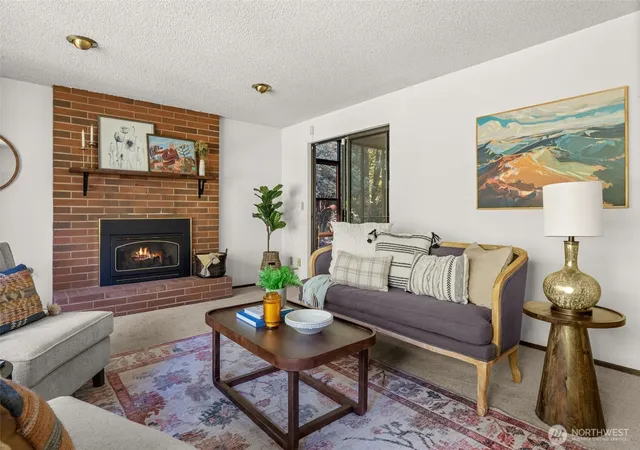 Photo 4 of Sale Pending at 6001 44th Avenue NW, Gig Harbor, WA 98335 | MLS# NWM2581048 | Listing updated on 2026-10-01