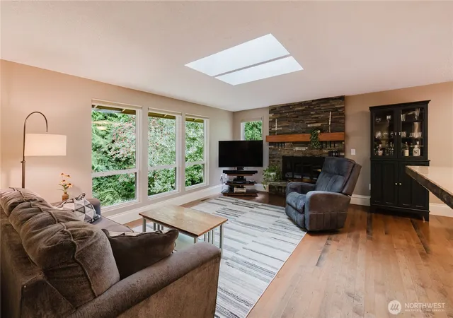 Photo 3 of Sale Pending at 8206 University Point Cir Ne, Bremerton, WA 98311 | MLS# NWM2581060 | Listing updated on 2026-09-26