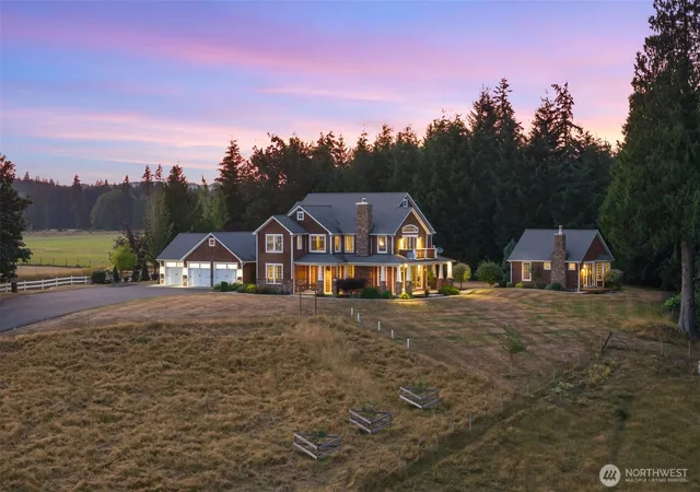 Photo 2 of Single family home for sale at 3601 Tower Rd, Castle Rock, WA 98611 | MLS# NWM2581064 | Listing updated on 2026-09-25
