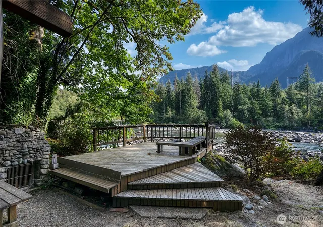 Photo 3 of Sale Pending at 49124 Us 2, Sultan, WA 98294 | MLS# NWM2581076 | Listing updated on 2026-09-24