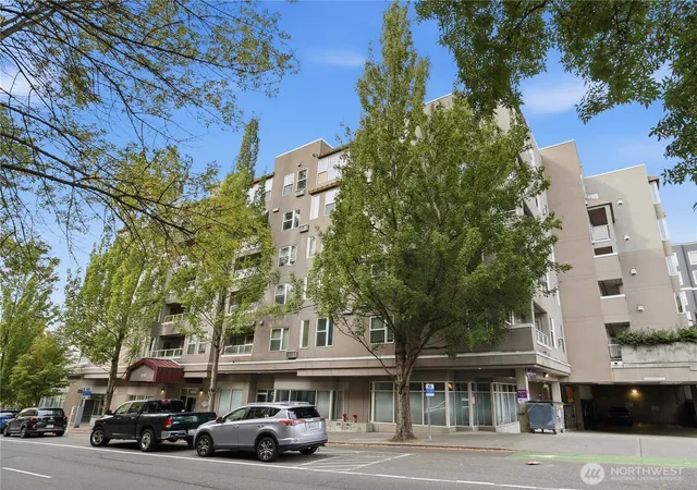 Condo for sale at 4343 Roosevelt Way NE #404, Seattle, WA 98105 | MLS# NWM2581085