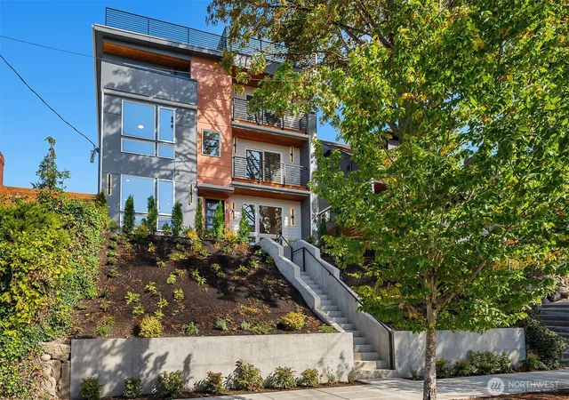 Photo 1 of Single family home for sale at 910 29th Avenue, Seattle, WA 98122 | MLS# NWM2581091 | Listing updated on 2026-09-27