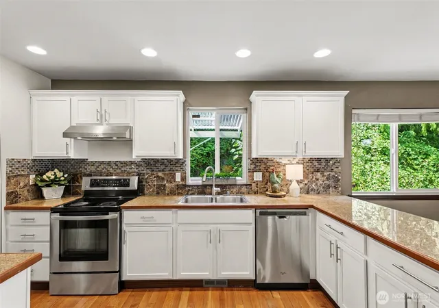 Photo 2 of Sale Pending at 13402 11th Place W, Everett, WA 98204 | MLS# NWM2581093 | Listing updated on 2026-09-25