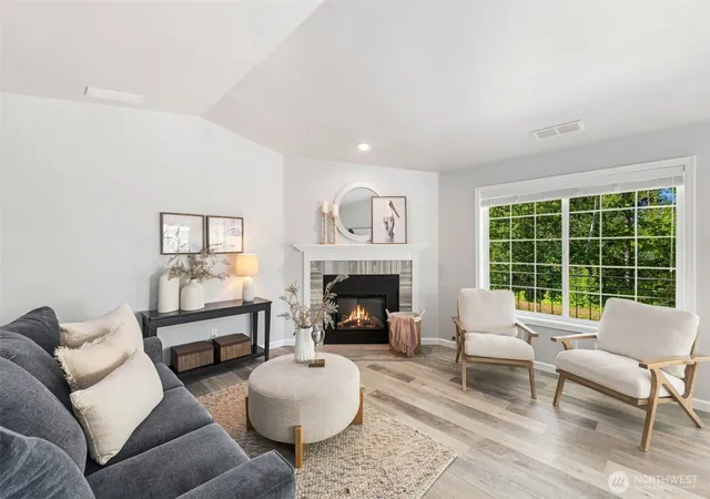 Photo 3 of Townhouse for sale at 3821 Spadoni Ln, Gig Harbor, WA 98335 | MLS# NWM2581098 | Listing updated on 2026-09-30