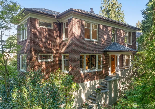 Photo 1 of Single family home for sale at 2306 Lake Park Dr S, Seattle, WA 98144 | MLS# NWM2581104 | Listing updated on 2026-10-01