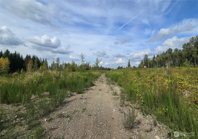 Photo 3 of Sale Pending at 2 Xxxx 170th St E, Buckley, WA 98321 | MLS# NWM2581107 | Listing updated on 2026-10-01
