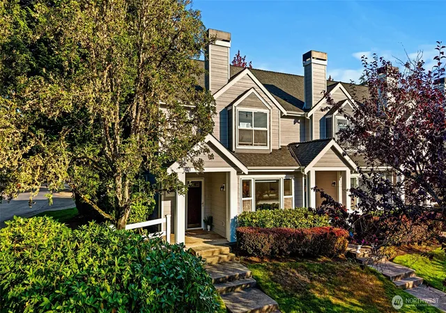 Townhouse for sale at 11510 Maple Ct, Mukilteo, WA 98275 | MLS# NWM2581119