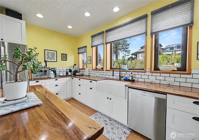 Photo 3 of Single family home for sale at 1027 W 7th Street, Port Angeles, WA 98363 | MLS# NWM2581120 | Listing updated on 2026-09-25