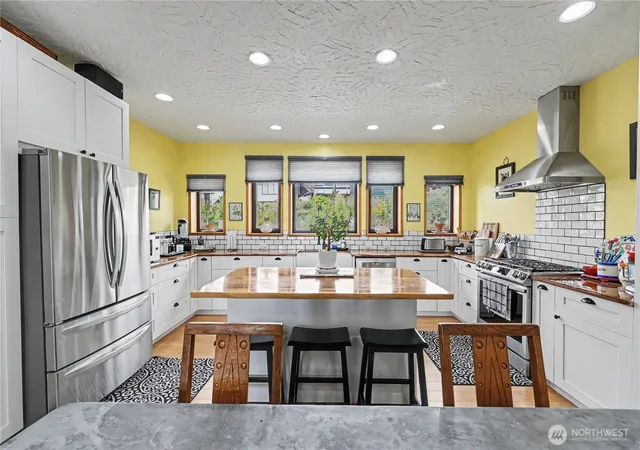Photo 4 of Single family home for sale at 1027 W 7th Street, Port Angeles, WA 98363 | MLS# NWM2581120 | Listing updated on 2026-09-25